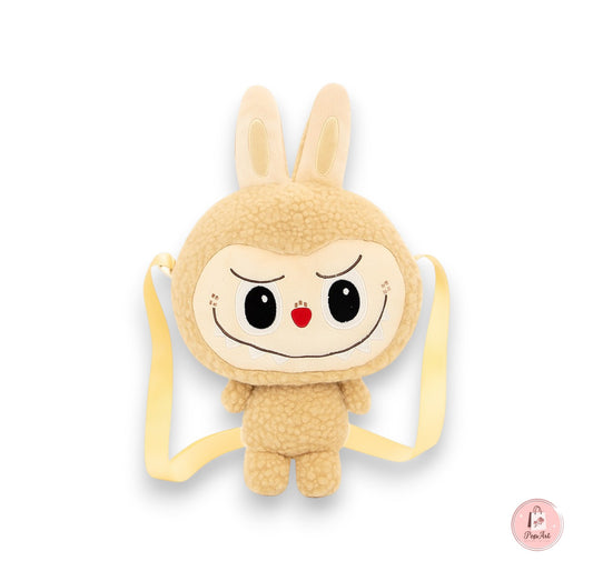 Sac peluche beige au look naturel et minimaliste.

