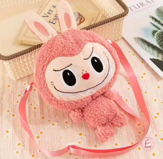 Sac peluche Labubu rose en bandoulière, style girly tendance.

